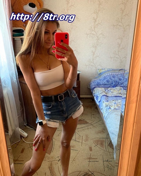 Burnuna Estetik Yaptıran Halkalı Escort Bayan Dilek